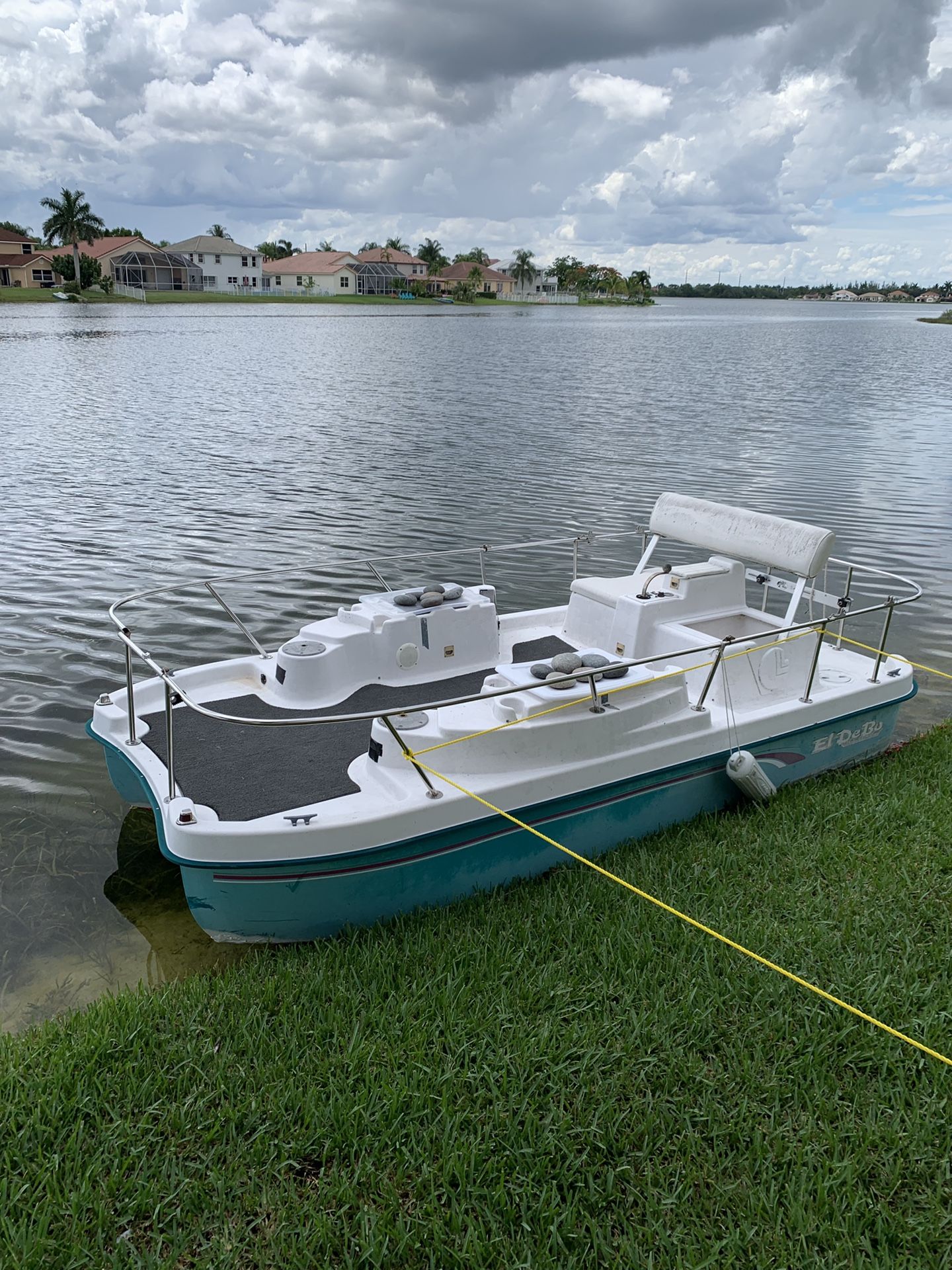 ElDeBo Electric Pontoon