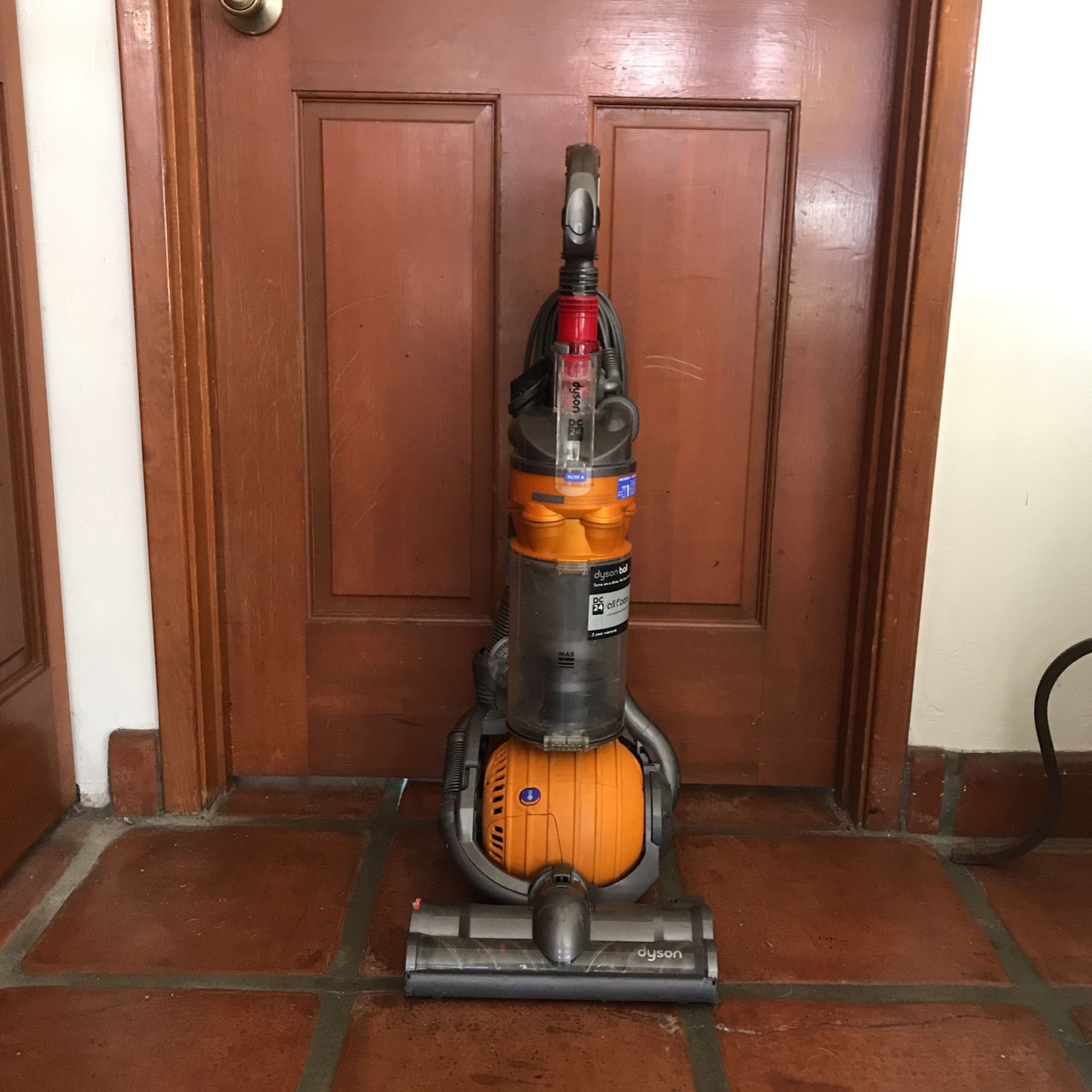 dyson ball DC24 vaccum