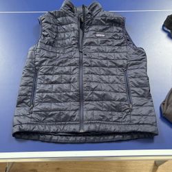 Patagonia Navy Blue Puffy Vest 