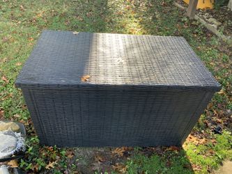 Deck/patio/yard Box