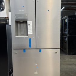 New Frigidaire 36” 22.6 Cu Ft French Door Refrigerator 