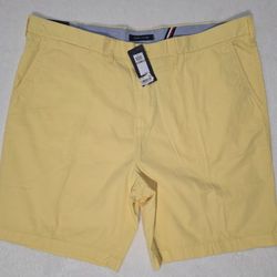 Tommy Hilfiger Men's Shorts Size 42 , 9"Inseam Yellow New NWT 