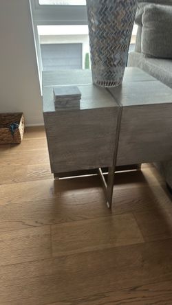 End table