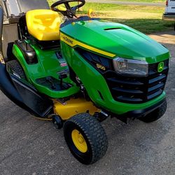 John Deere S100 Only 40 Hours Like New