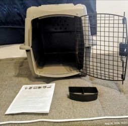 Petmate Plastic Pet Crate 26" Medium - Only Unboxed To Take Pictures
