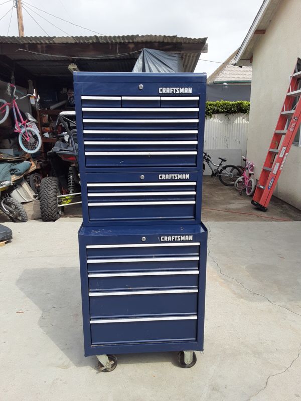 CRAFTSMAN BLUE HEAVY DUTY ROALLWAY TOOL BOX for Sale in Los Angeles, CA OfferUp