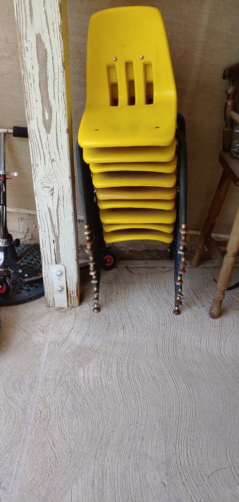 Lot 9 Chairs for kids