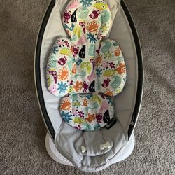 4moms mamaRoo 4 Baby Swing, Bluetooth Baby Rocker with 5 Unique Motions, Smooth, Nylon Fabric, Grey Classic