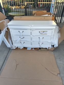 White 6-Drawer Dresser with Silver Handles