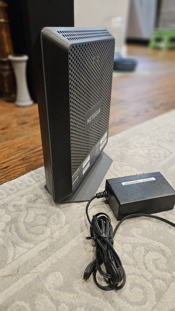 Netgear Nighthawk AC1900 WiFi Cable Modem Router