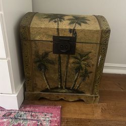 Vintage Storage Chest 