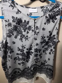 Liz Claiborne Sleeveless blouse