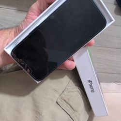 Apple iPhone 13 128GB, Unlocked