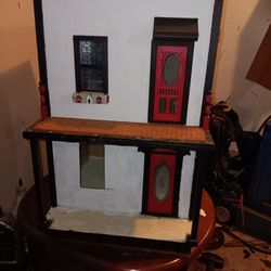 $150/OBO Vintage Doll House And Furniture 