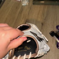 softball glove