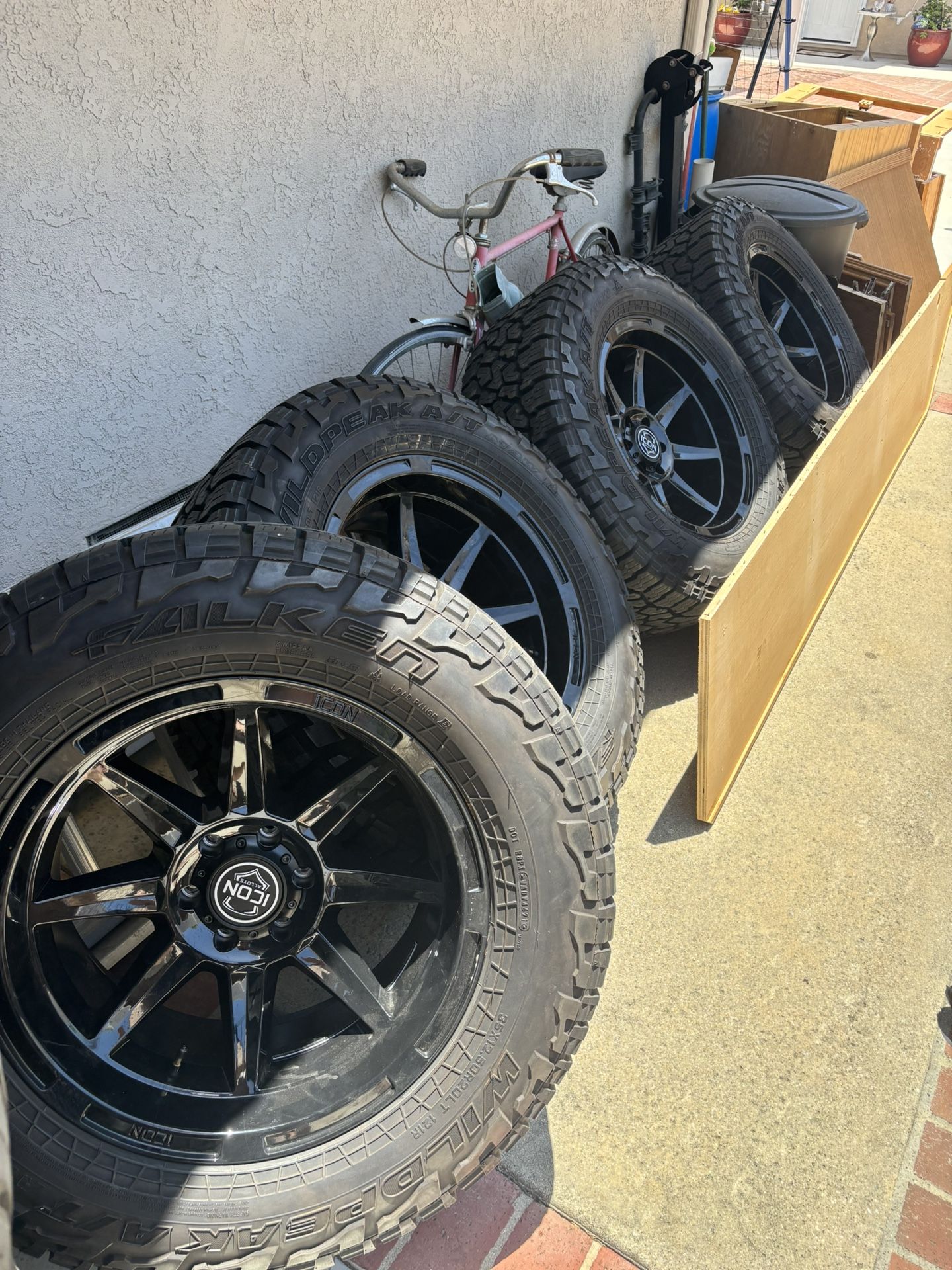 35x12.50r20 Falken Wildpeak At3w And Icon Wheels