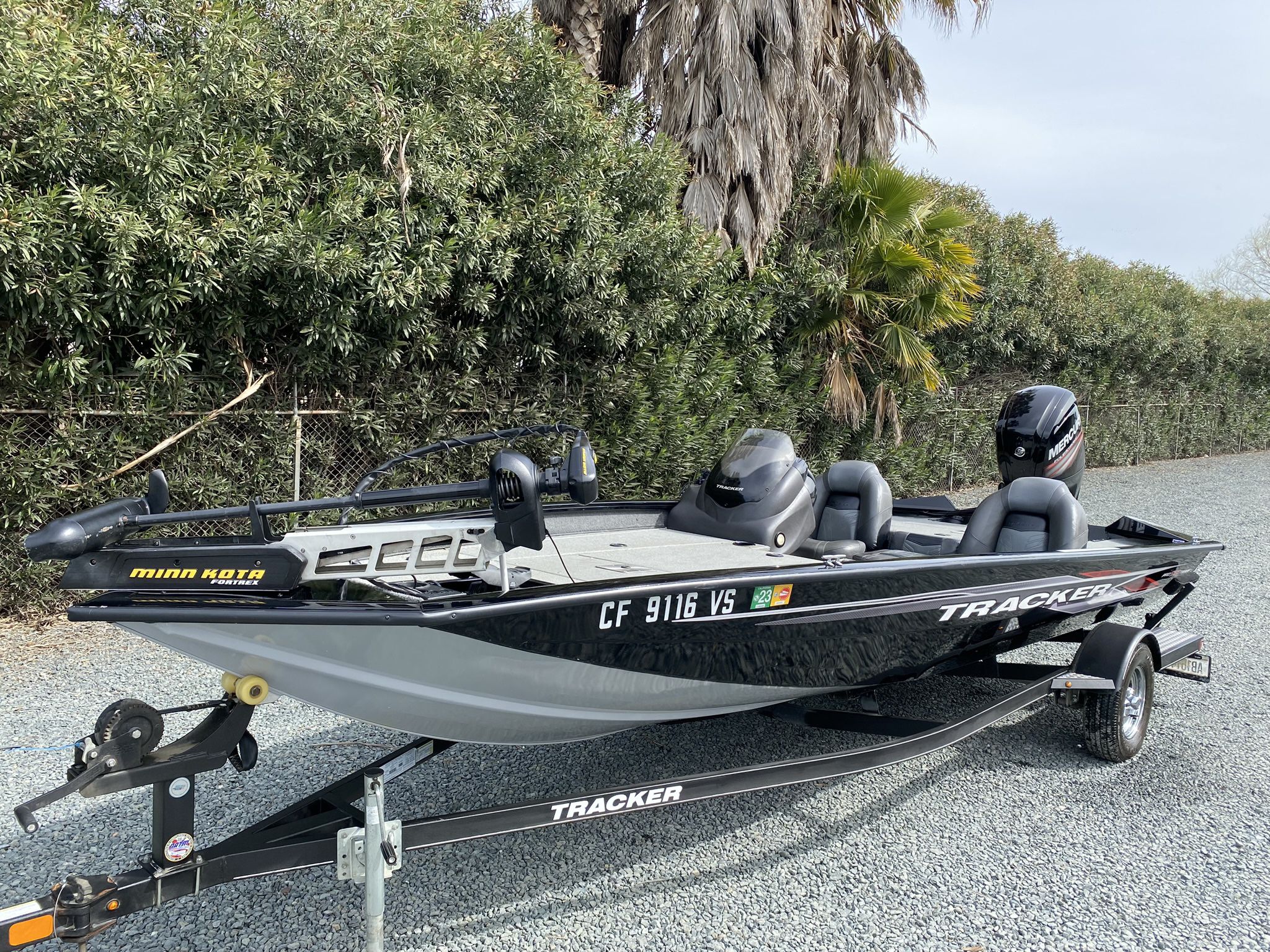 2019 Tracker Bassboat 190tx