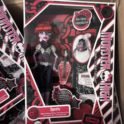 Monster High Boo-riginal Creeproduction Operetta Doll with Diary, Doll Stand and Pet