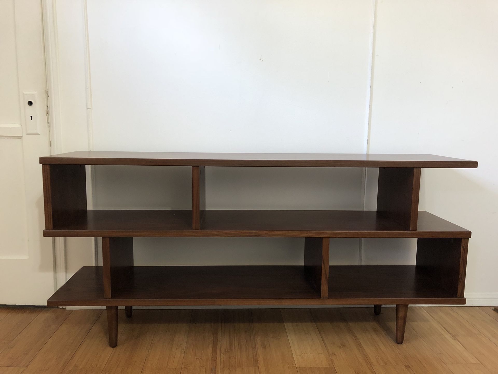 Ashlyn Walnut Brown Wood Bookshelf atelieryuwa.ciao.jp