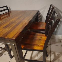 Table With Four Chairs 