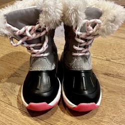 Toddler Snow boots Size 5