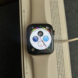 Apple Watch S5 Cellular Gold