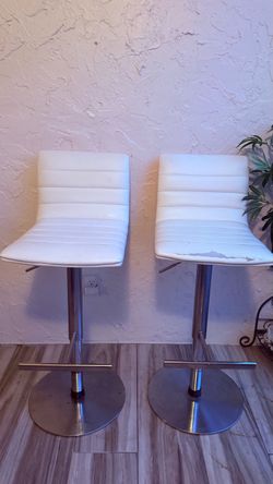 Set of 2 White Bar Stools