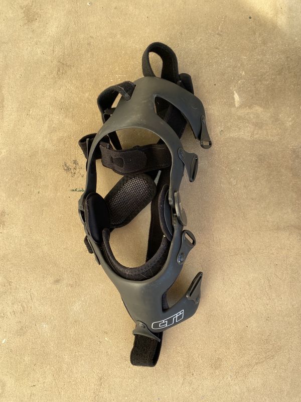 3 CTi Knee Braces - great condition for Sale in Calimesa, CA - OfferUp