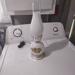 Small Lamp Works Good In Great Shap