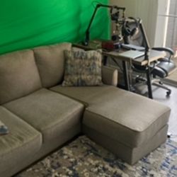 Living Room Couch/Sofa