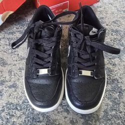 Nike COURT BOROUGH MID SIZE 4 KIDS