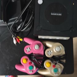 GameCube w/ 8 games, 2 controllers, 2 memory cards