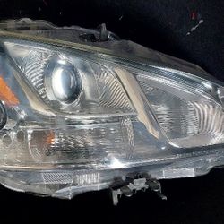 2009 To 2014 Nissan Maxima SV 3.5L right Sides Headlight 