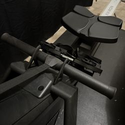 Aviron Strong Series Premium Interactive Home Gym Rower