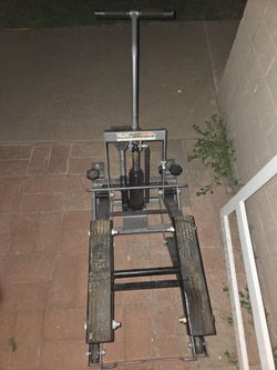 1500 lb Pittsburgh ATV motorcycle lift