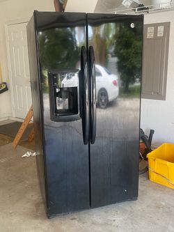 GE Fridge - In great working condition