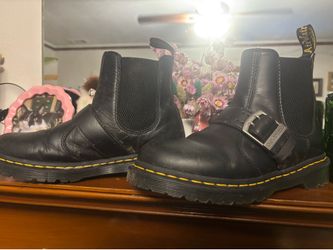 Dr. Martens 2976 Chelsea boots sz 8 women