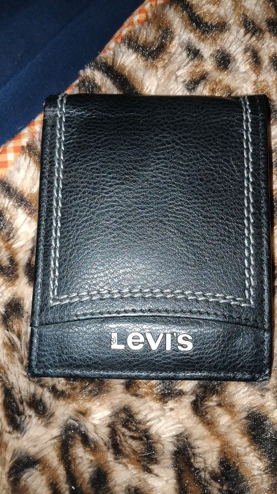 Levi Wallet $10