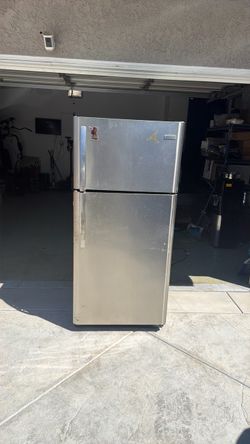 Stainless Steel Top-Freezer Refrigerator