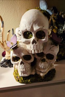 NWT Macabre Death Moths, Toadstool Mushrooms, and Moss Fungi Trio Skulls Decor