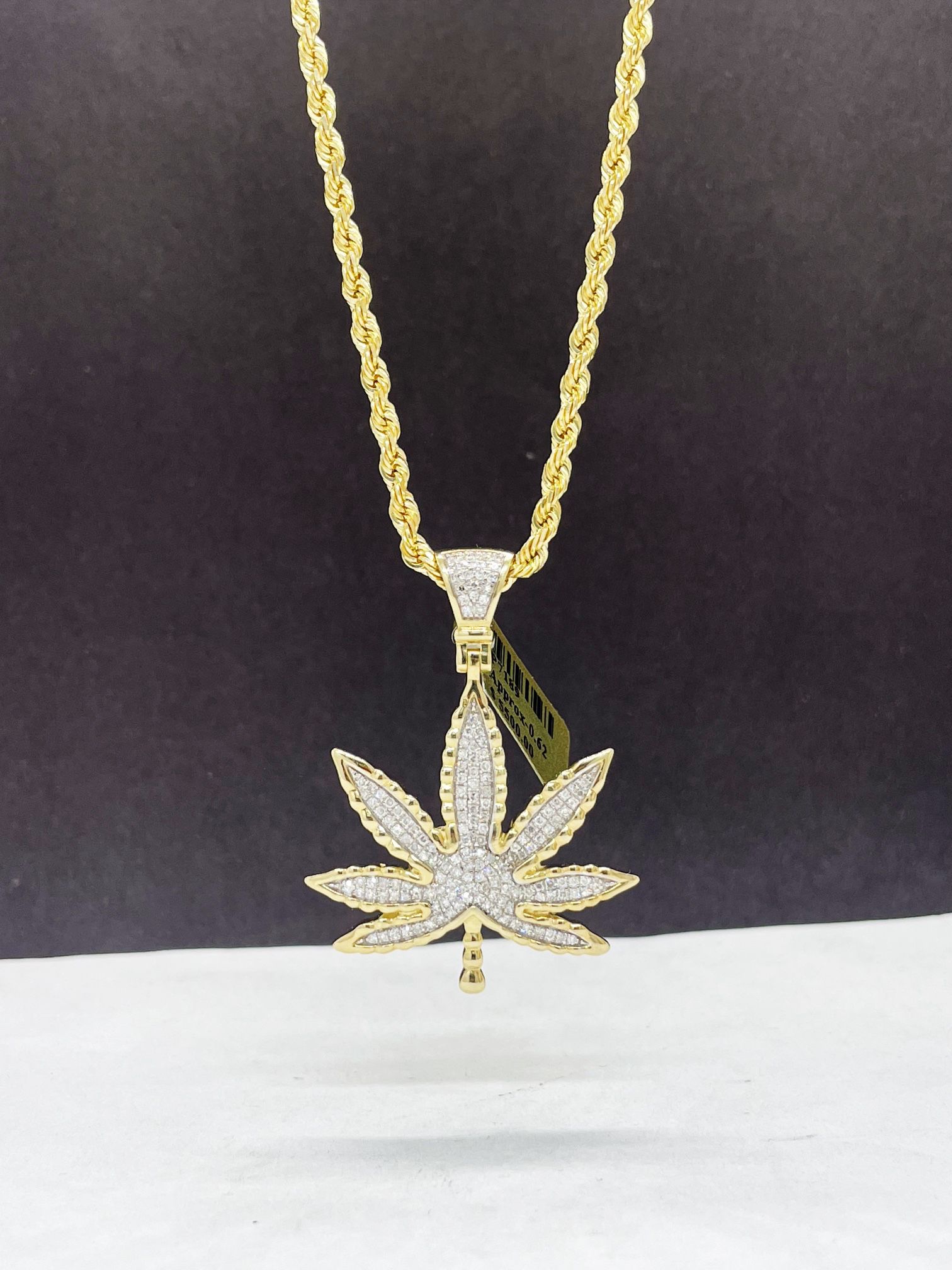 14k Solid  Rope Chain  And Diamond Marijuana Leaf Charm Pendant  💎 , Necklance