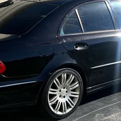 Mercedes benz e320 e350 e500 PART OUT   03-09 e class