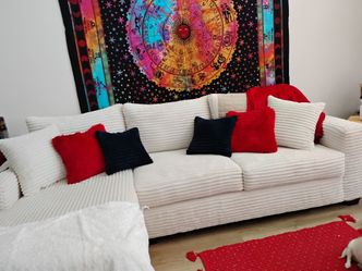 Available until it says sold!!  Chase living room set 9 ft 7 in Long from furniture Depot National City 2500 info and description below please read