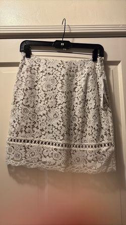 Aqua-NWT, White Floral Lace Mini Skirt
