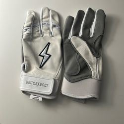 Bruce Bolt, White & Gray, Youth Medium 