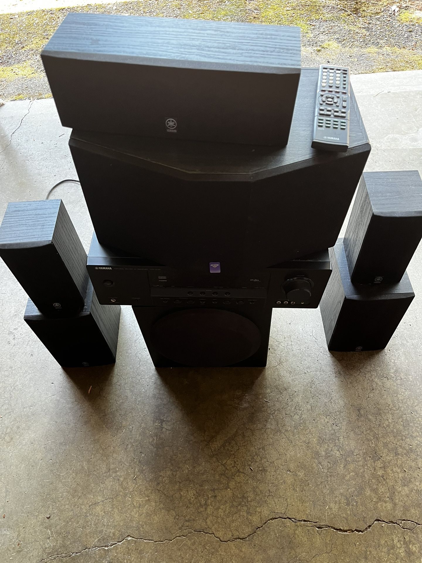 Yamaha HTR-6130 5.1 Home System