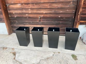 Plastic pots
