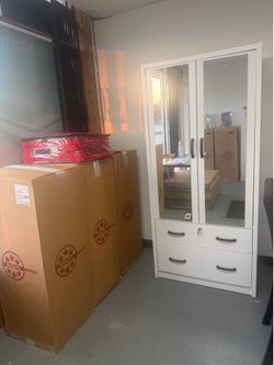White mirrored wardrobe with Drawers De Quality