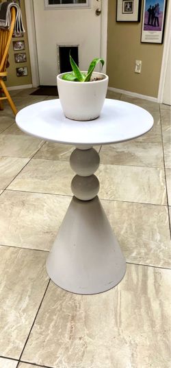 Lightweight Modern White Metal “Martini” table