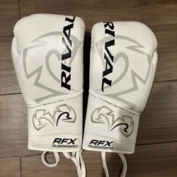 Rival Boxing Gloves White 10ounce 